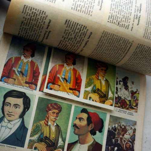 Vintage 1977 Αυτοκόλλητα Ήρωες της Επανάστασης Κολοκοτρώνης Διάκος Κανάρης Μελάς Ρέκος