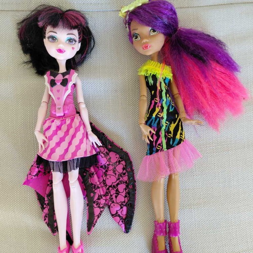 Monster High dolls set of two like new