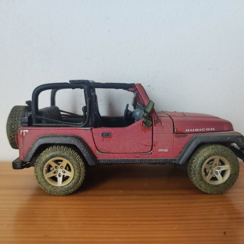Jeep Wrangler Rubicon 2003 vintage collectible scale 1:27 model car like new
