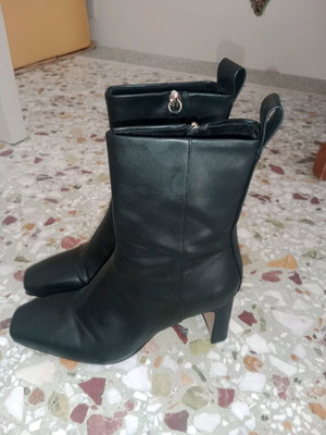 Μποτάκια H&M μαύρα σαν καινούργια, μέγεθος 39