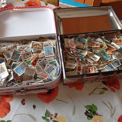 Stamps like new, over 1000 Greek and foreign with various themes