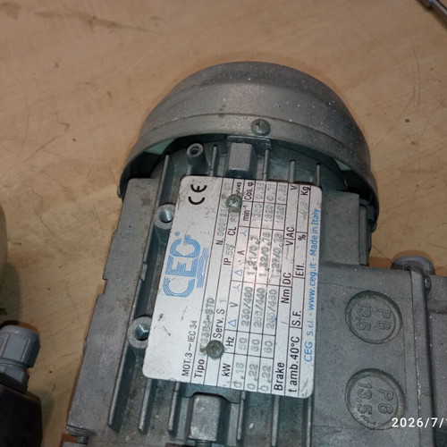 Three-phase motors new, 0.5 Hp with brake and 0.25 Hp without brake