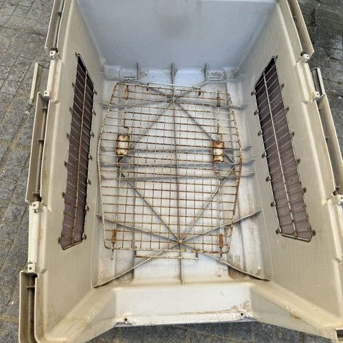 Pet Carrier large size used with metal door and ventilation