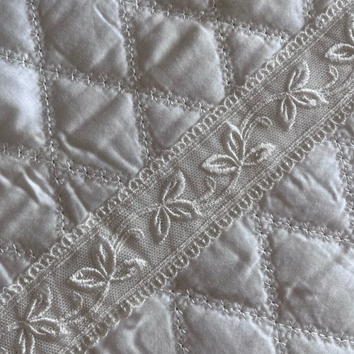 Bridal bed set like new, Crealba