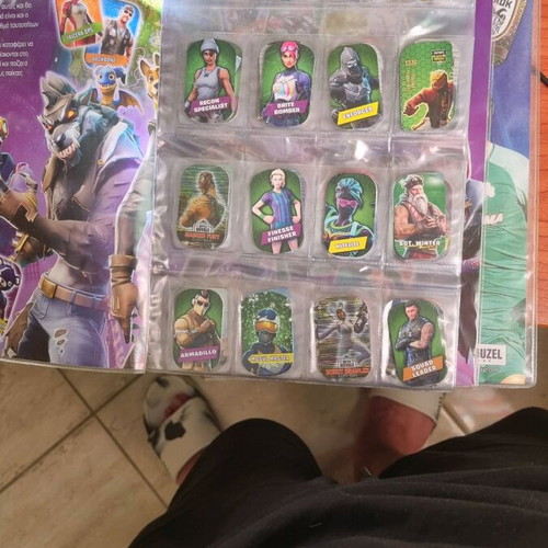 Collectible football and Fortnite albums like new, 2 pieces