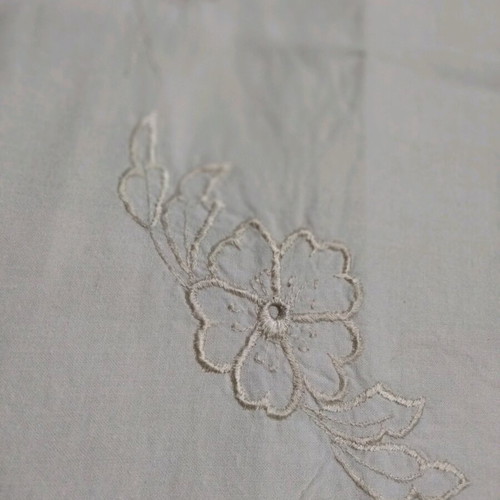 Vintage pillowcases with floral embroidery new (76x52 cm)