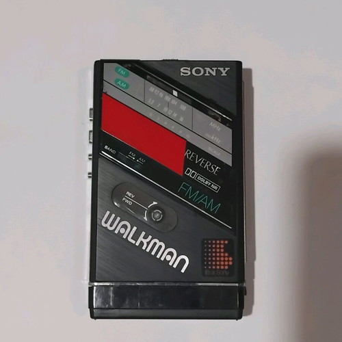 Sony WM-F100II walkman used with FM radio
