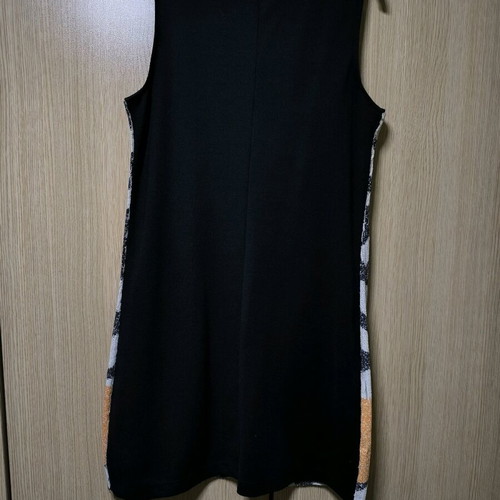 Dress with sequins like new, sleeveless, size L, black and white