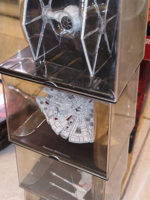 Συλλεκτικές φιγούρες Star Wars Battleships καινούργιες με δώρο συλλεκτική κούπα Darth Vader