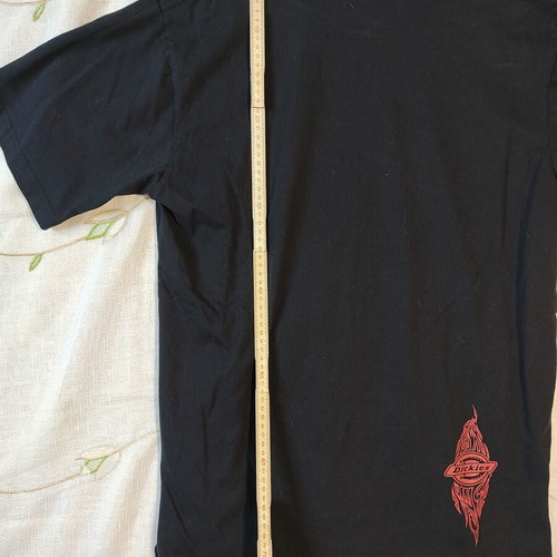 Dickies T-shirt size M black with Y2K tribal print like new