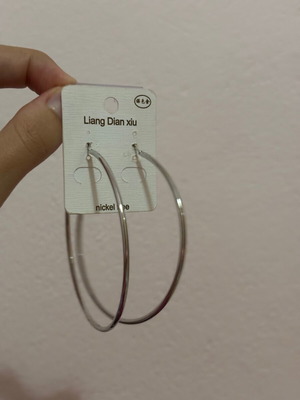 Stainless steel earrings like new, silver color