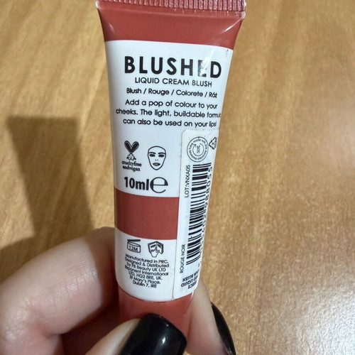 Mua liquid blush like new in shade Rouge Noir