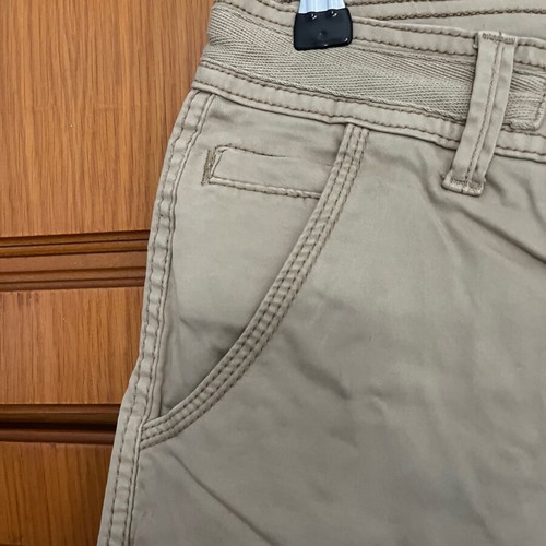 Tom Tompson Vermoyda beige shorts, size L