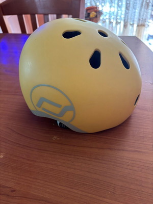 Scoot and Ride children's helmet yellow new with light