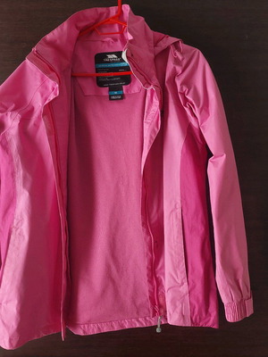 Waterproof and windproof pink jacket like new