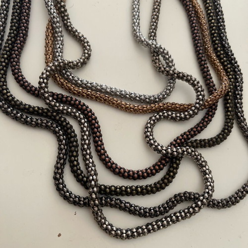 Metal necklace like new, gray and brown