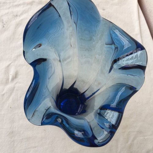Glass vase like new without cracks or scratches