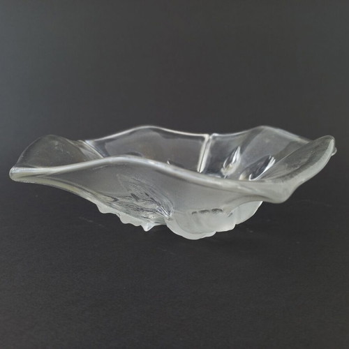 Set of 2 vintage embossed glass platters - ortnervieres like new