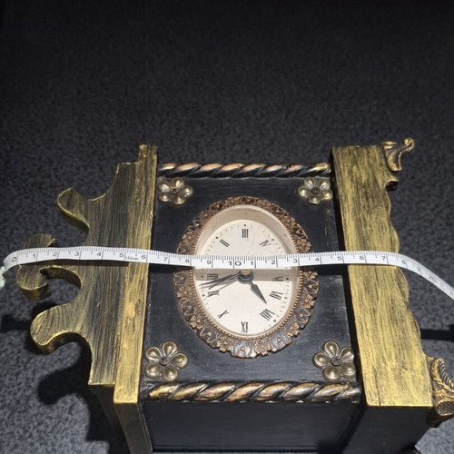 Mantel Clock retro decorative, like new, analog quartz