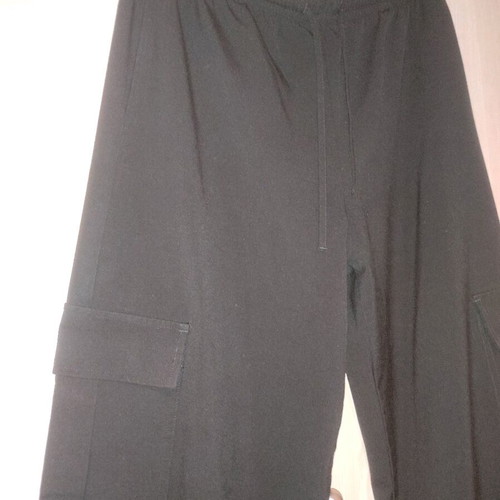 Black cargo pants used, size large