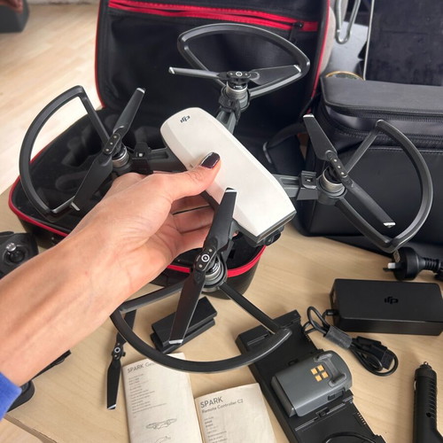 DJI Spark Fly More–Style Bundle like new, drone with 2 controllers and accessories