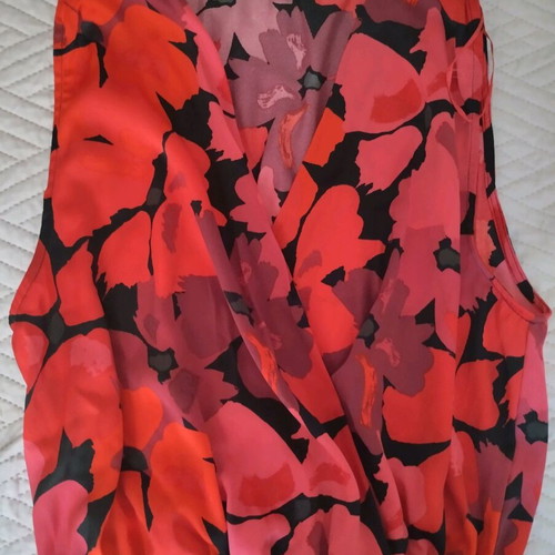 Calliope floral crop top like new, black and red, size S