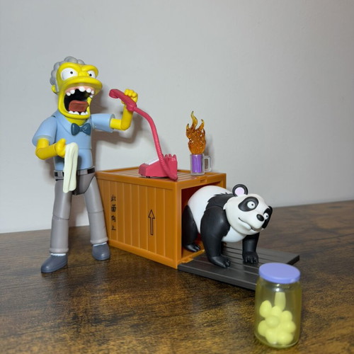 Super 7 Ultimate Moe The Simpsons figure like new with accessories