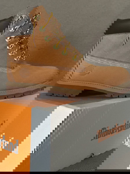 Timberland Premium 6 inch αδιάβροχα μποτάκια σε ΑΡΙΣΤΗ ΚΑΤΑΣΤΑΣΗ.