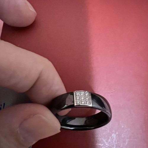 Hijones Women's Ceramic Classic Cubic Zirconia Inlay Ring Engagement Band Black Size 10 like new