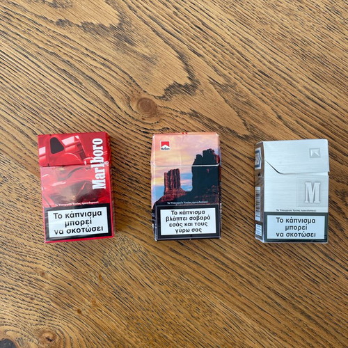 Collectible empty Marlboro packs like new, set of 3