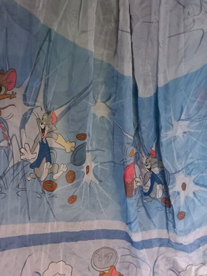 Children's curtain like new 2.30 x 6.00 meters with Disney characters