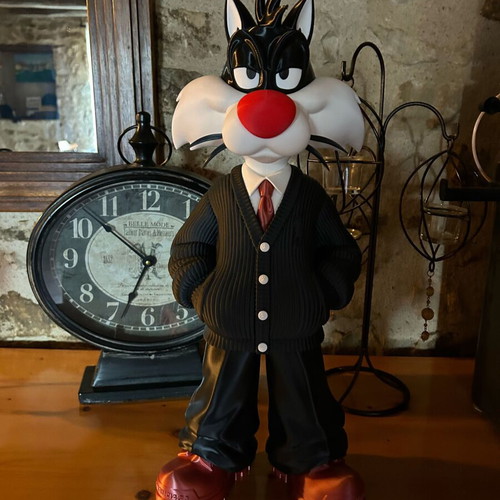 Sylvester Cat Urban figure 20 cm new with vivid colors