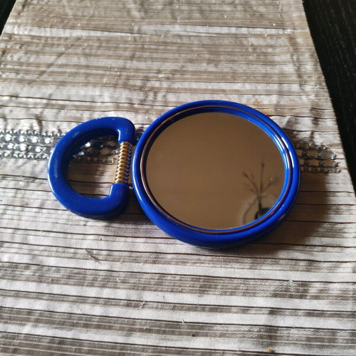 Makeup tabletop mirror used