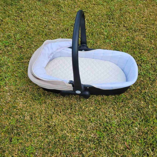Cam baby bassinet with stand used