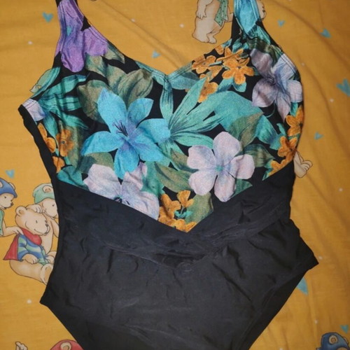 Vintage one-piece swimsuit with floral design XL like new