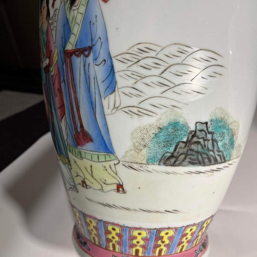 Pair of large Chinese porcelain vases Qianlong Famille Rose Mandarin like new