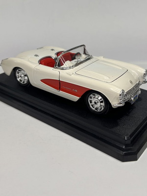 Bburago 1994 No 1524 Chevrolet Corvette 1957 σαν καινούργιο