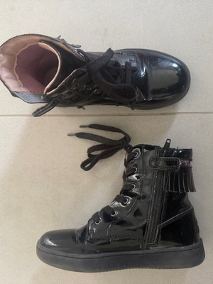 Lelli Kelly boot like new, size 32, black and pink