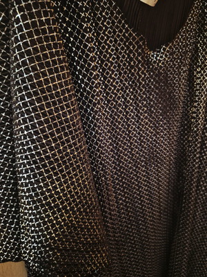 T-shirt with Metallic Lines like new, size L