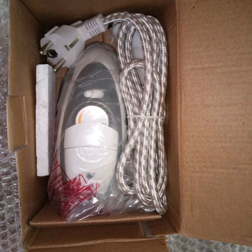 Carrefour Travel Iron new