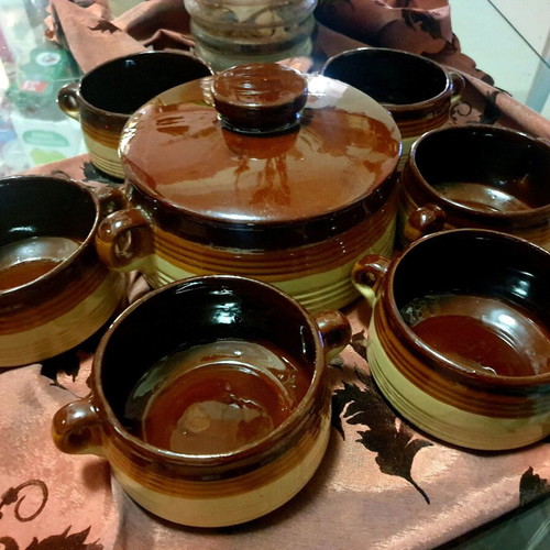 Vintage ceramic cookware set like new