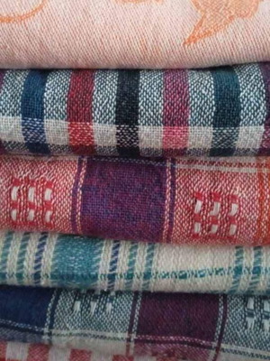 Tablecloths pack of 7 1.50x1.50 meters, like new, assorted colors