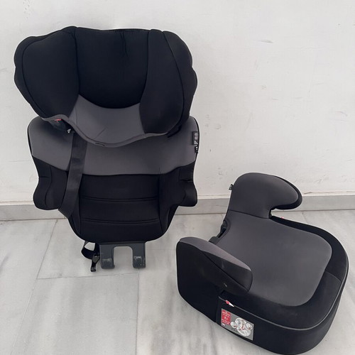 Booster car seat with detachable back 18-36 kg like new