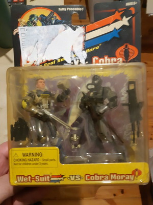 G.I. Joe vs Cobra Wetsuit vs Cobra Moray figures 2002 new in box