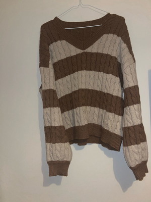 Knitted sweater in very good condition, oversize fit, size M