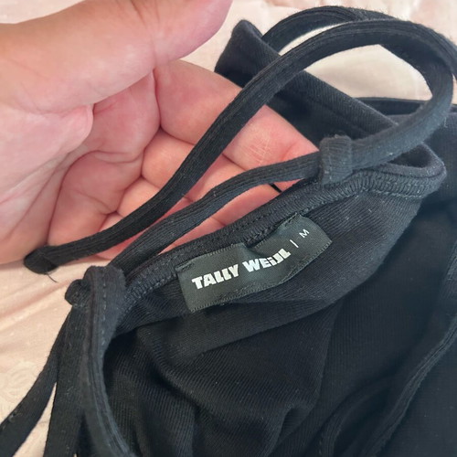 Crop top with back cords like new, size M, black