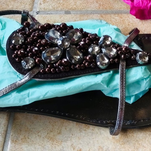 Lola Cruz sandals size 39 without heels with crystals and beads like new