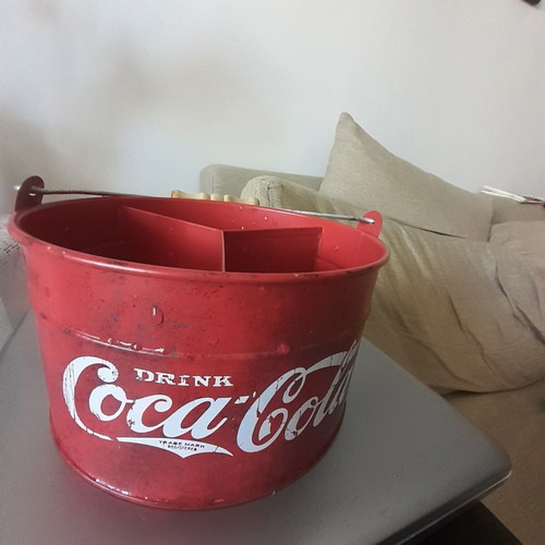 Coca Cola metal bottle holder, like new, 3-seat