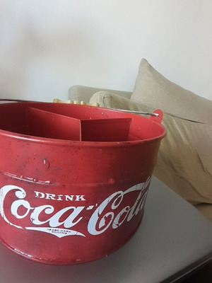 Coca Cola metal bottle holder, like new, 3-seat
