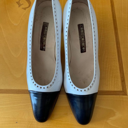 Charis Kazakos leather pumps used, white blue, size 40